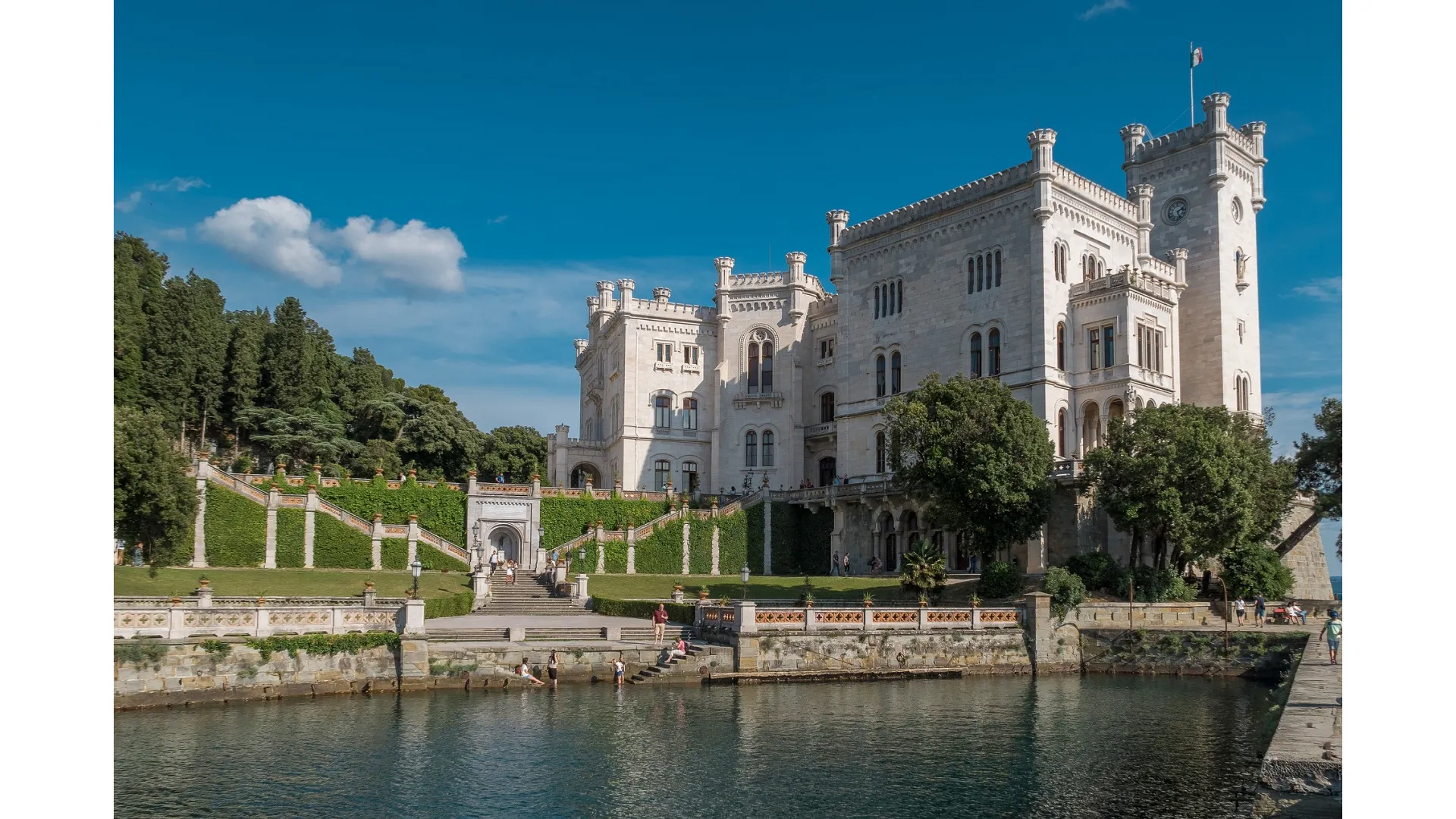 Miramare by Gerhard Bögner from Pixabay